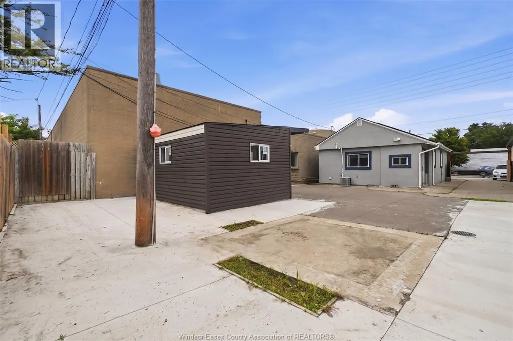 3453 WALKER ROAD