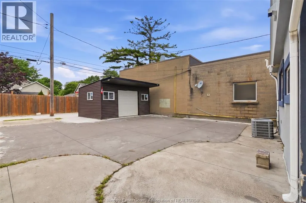 3453 WALKER ROAD