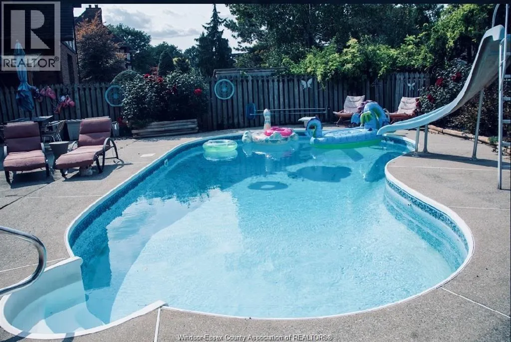 1020 CRESTWOOD COURT