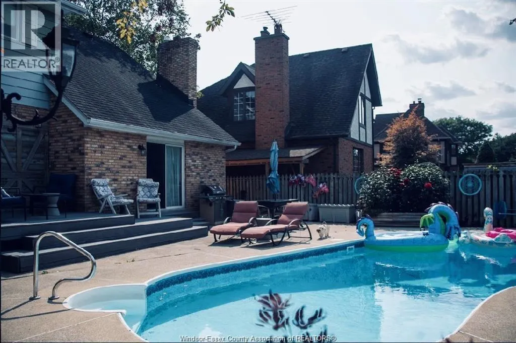 1020 CRESTWOOD COURT
