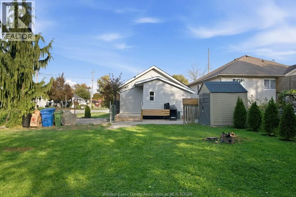 1903 BUCKINGHAM DRIVE