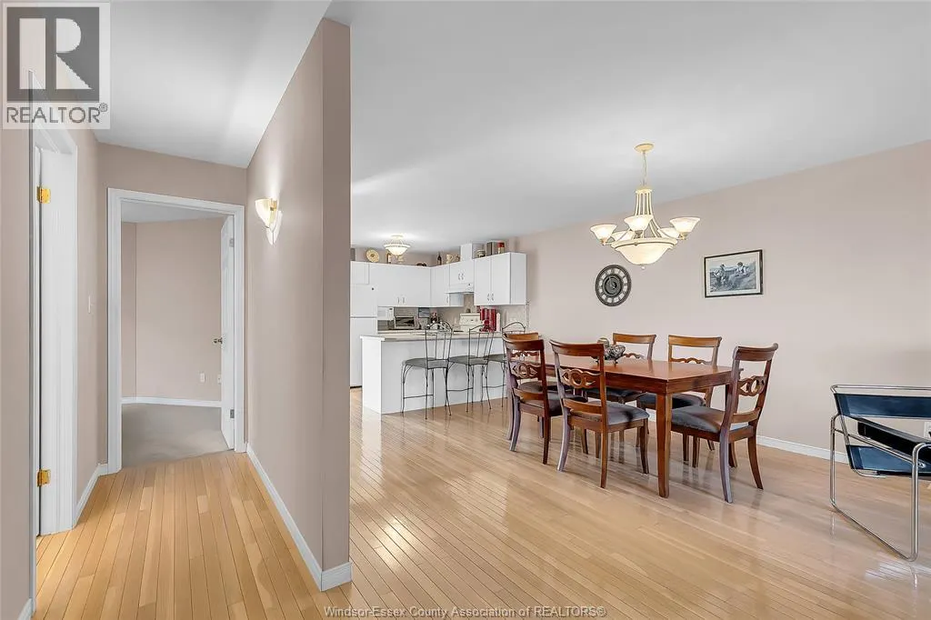 1560 LOVELL CRESCENT