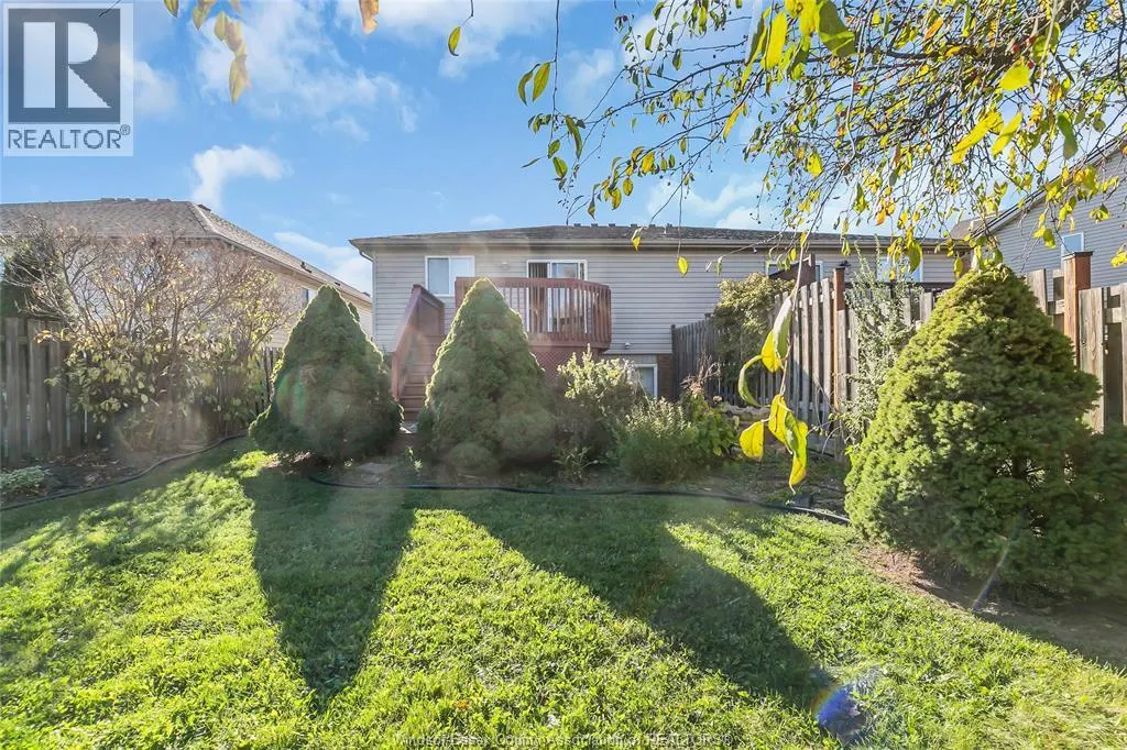 1560 LOVELL CRESCENT