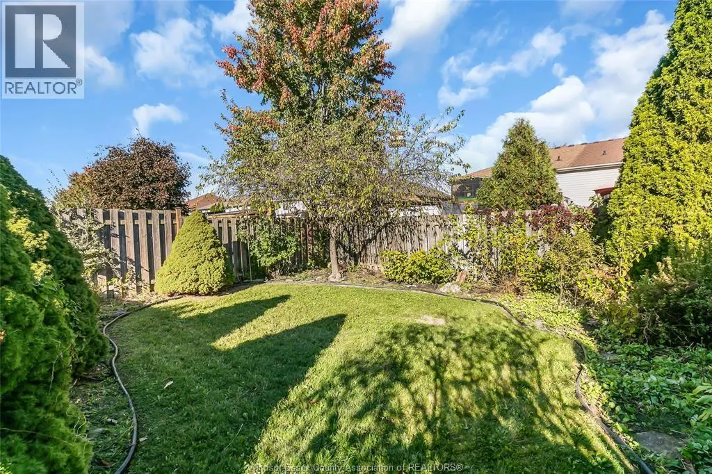 1560 LOVELL CRESCENT