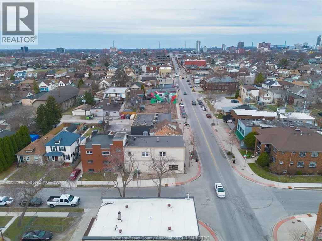 1093-1097 Erie STREET East