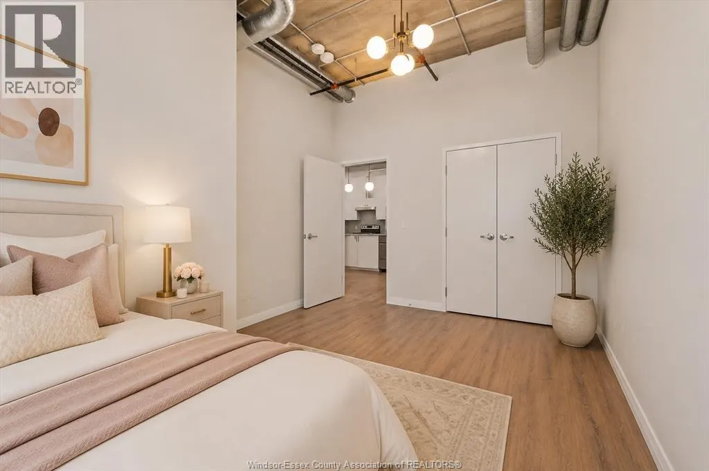 3180 MEADOWBROOK LANE Unit# 101