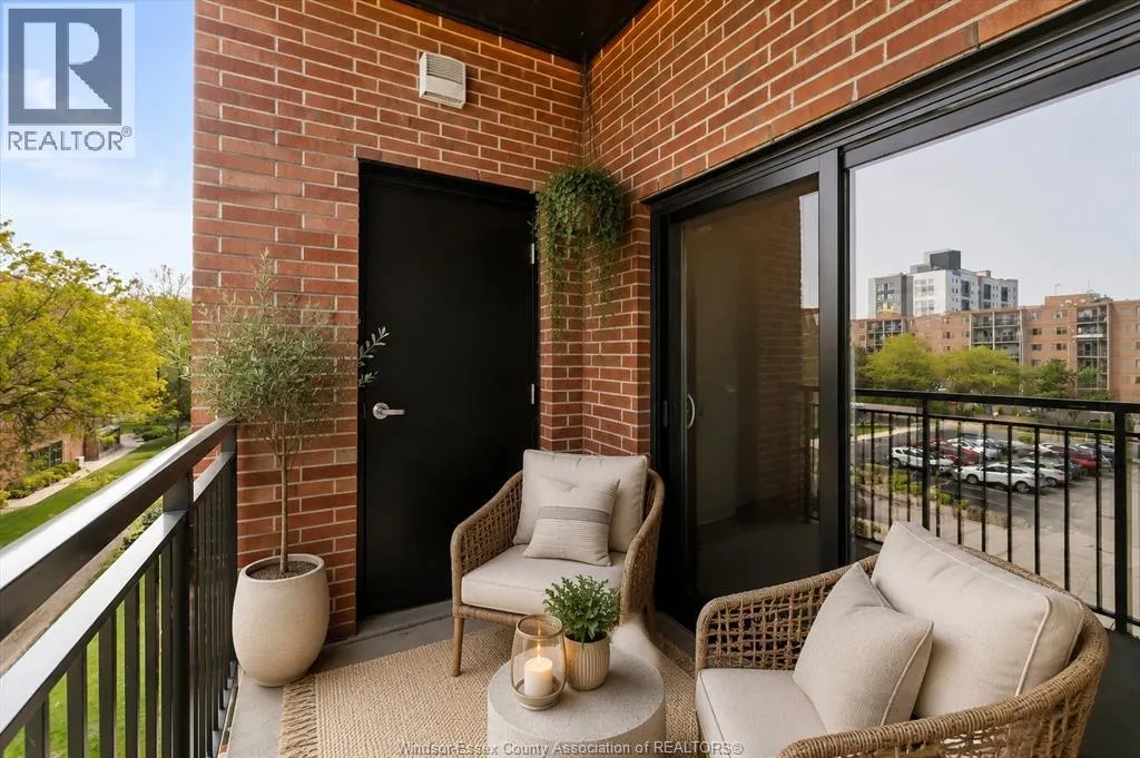 3180 MEADOWBROOK LANE Unit# 101
