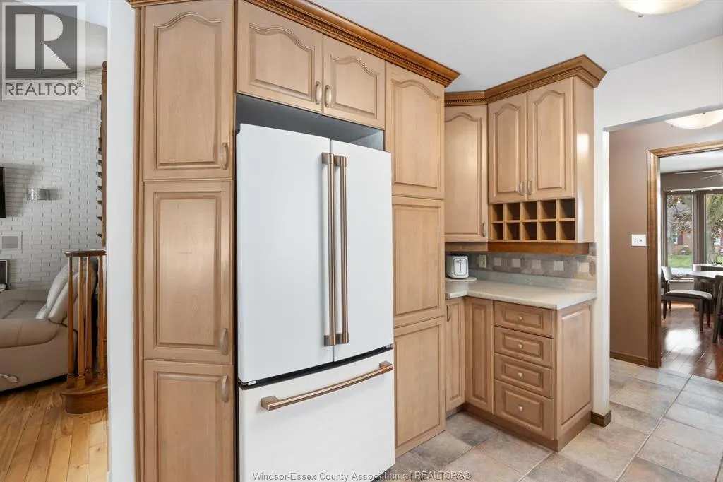 1316 CARRIAGE LANE