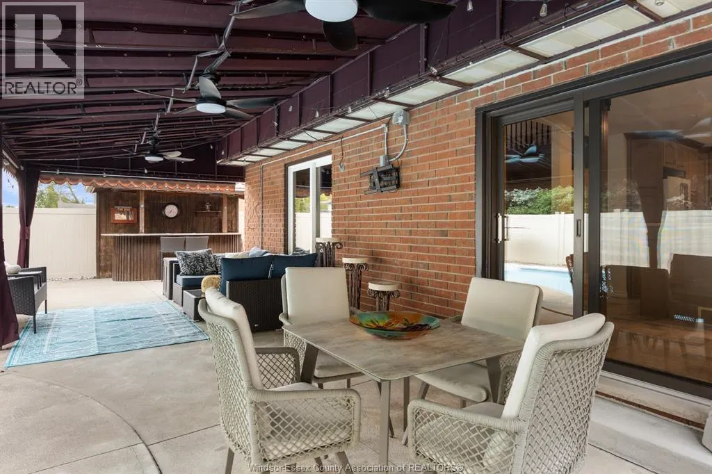 1316 CARRIAGE LANE