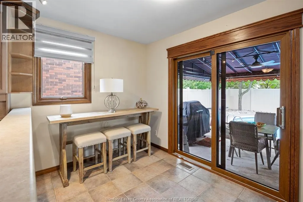 1316 CARRIAGE LANE