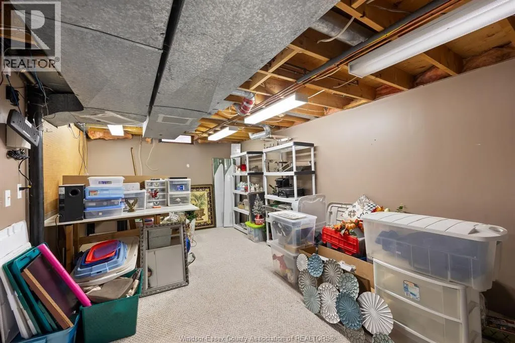 1316 CARRIAGE LANE
