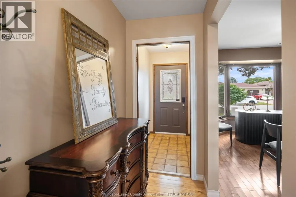 1316 CARRIAGE LANE