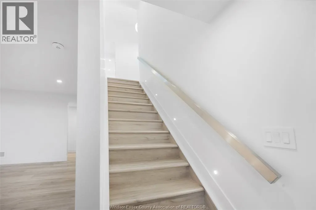 2 PEBBLE BEACH COURT