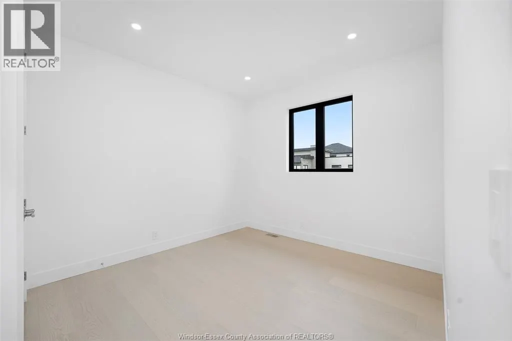 2 PEBBLE BEACH COURT
