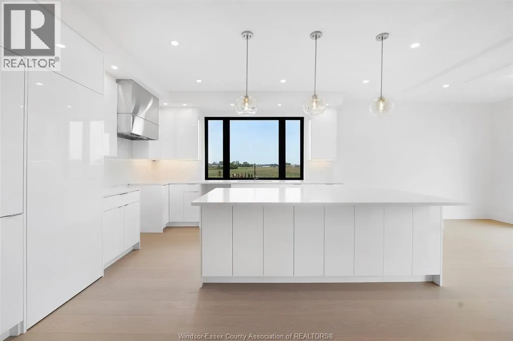 2 PEBBLE BEACH COURT