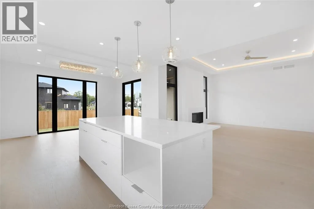 2 PEBBLE BEACH COURT