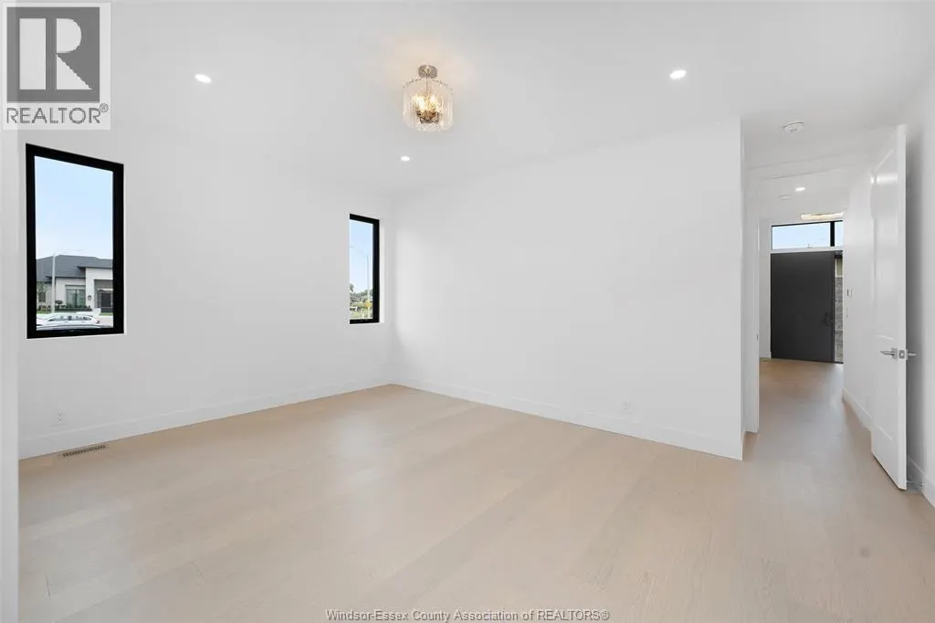 2 PEBBLE BEACH COURT