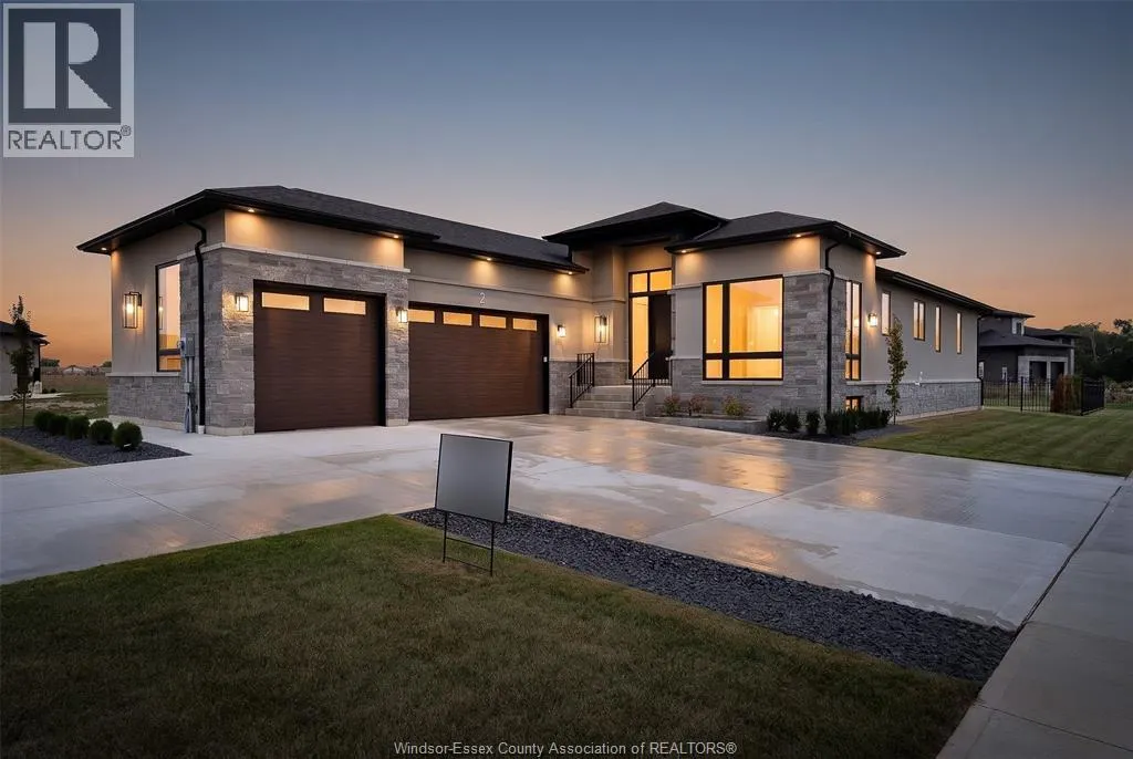 2 PEBBLE BEACH COURT