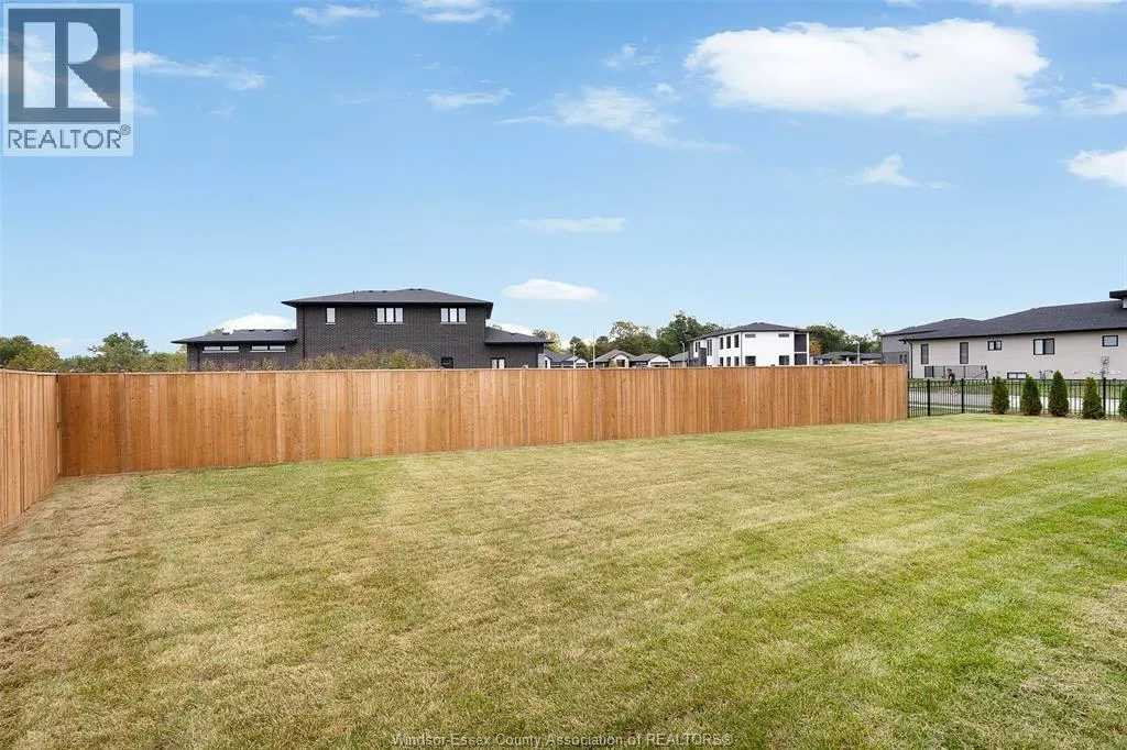 2 PEBBLE BEACH COURT