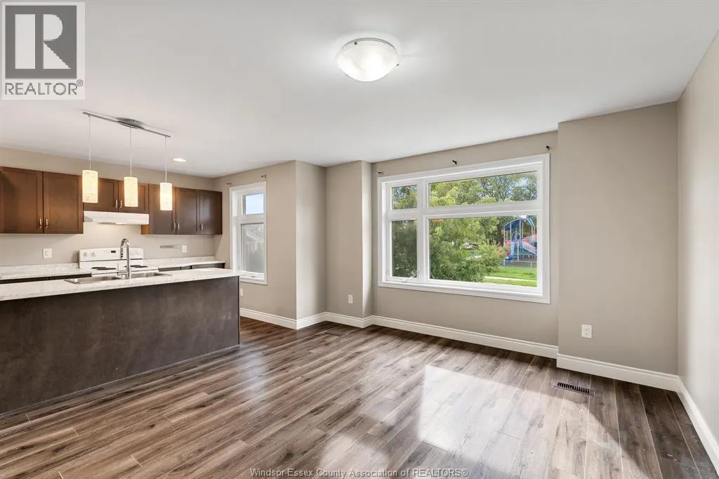 756 Irvine AVENUE Unit# A (UPPER)