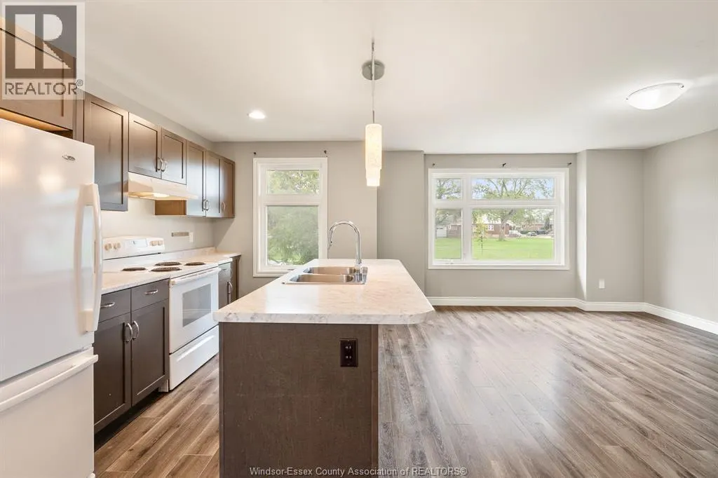 756 Irvine AVENUE Unit# A (UPPER)