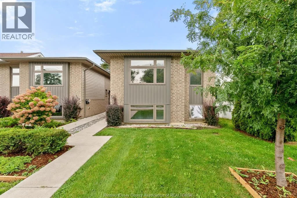 756 Irvine AVENUE Unit# A (UPPER)