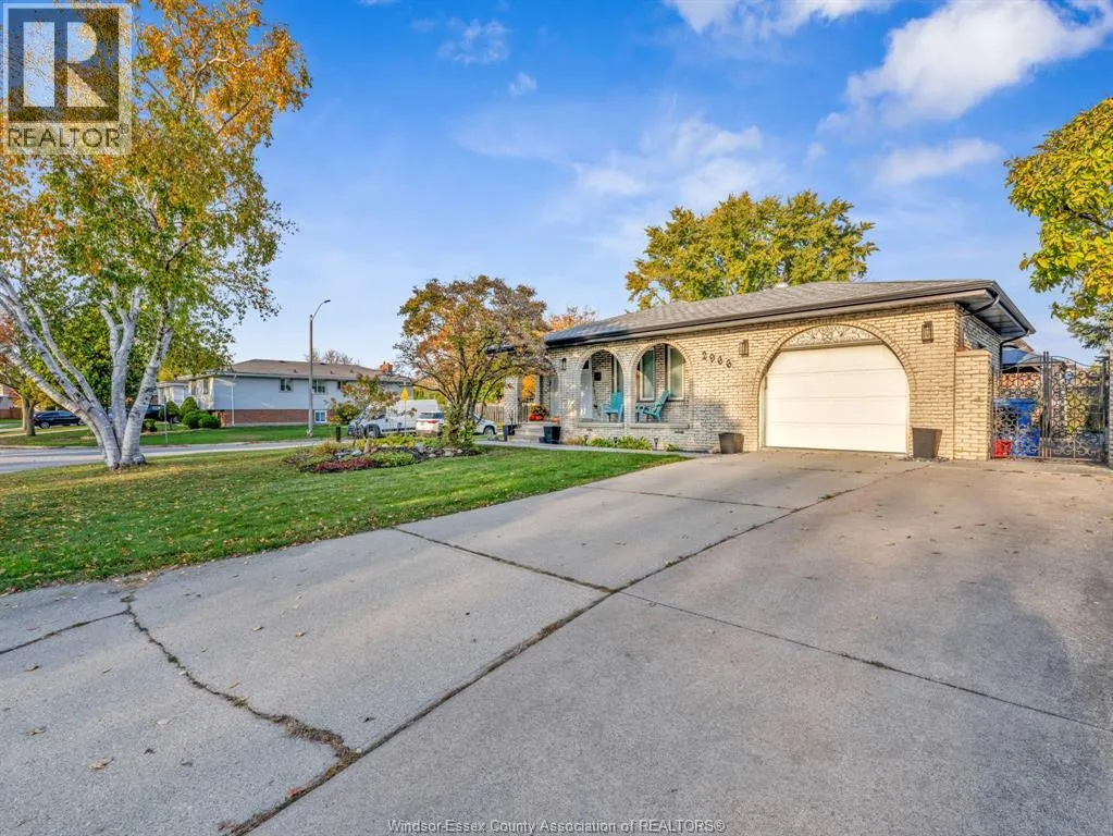 2966 Regis AVENUE