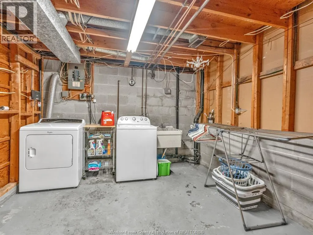 2966 Regis AVENUE