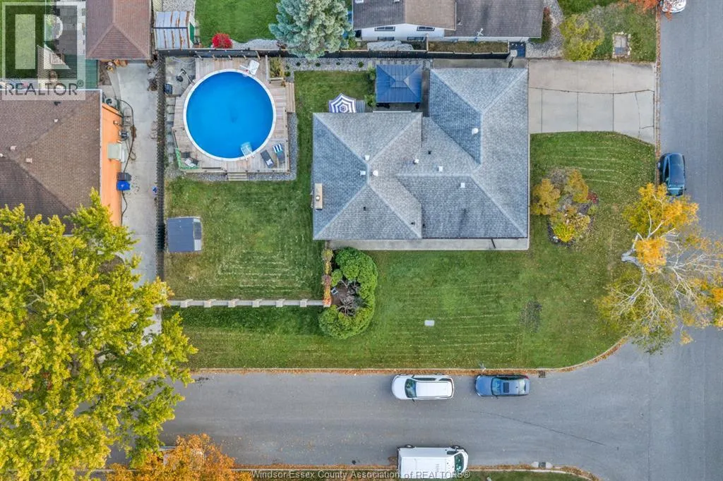 2966 Regis AVENUE