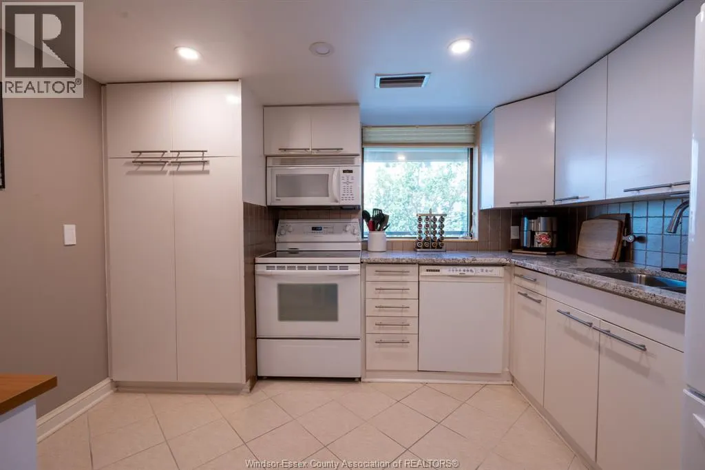 5125 Riverside DRIVE East Unit# 204