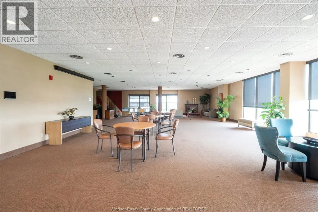 5125 Riverside DRIVE East Unit# 204