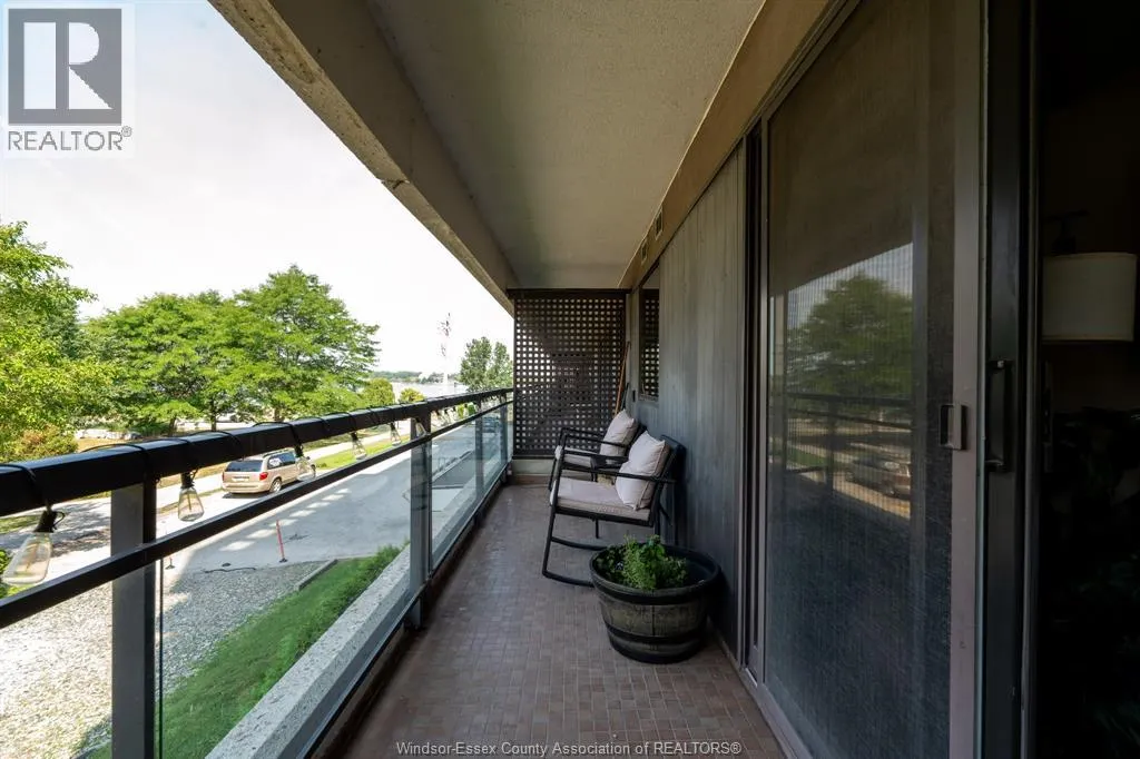 5125 Riverside DRIVE East Unit# 204
