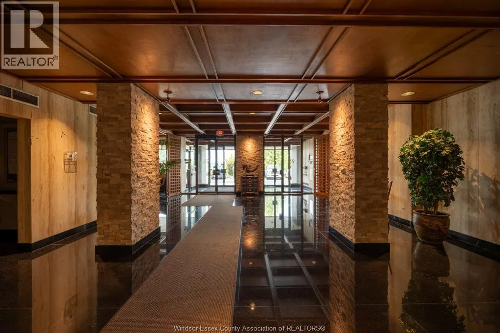 5125 Riverside DRIVE East Unit# 204