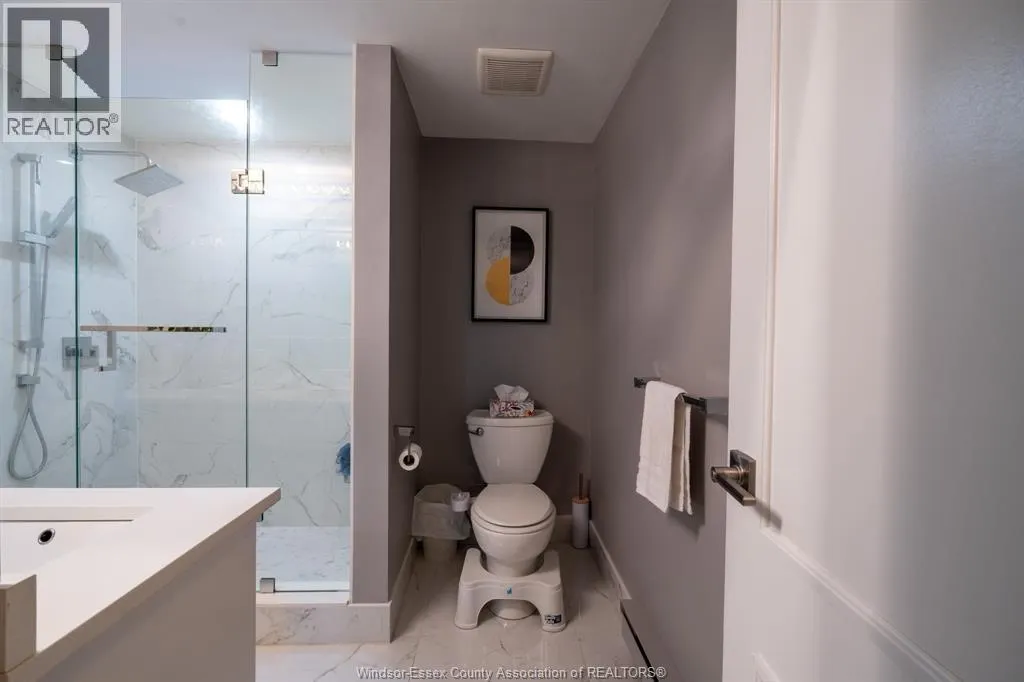 5125 Riverside DRIVE East Unit# 204