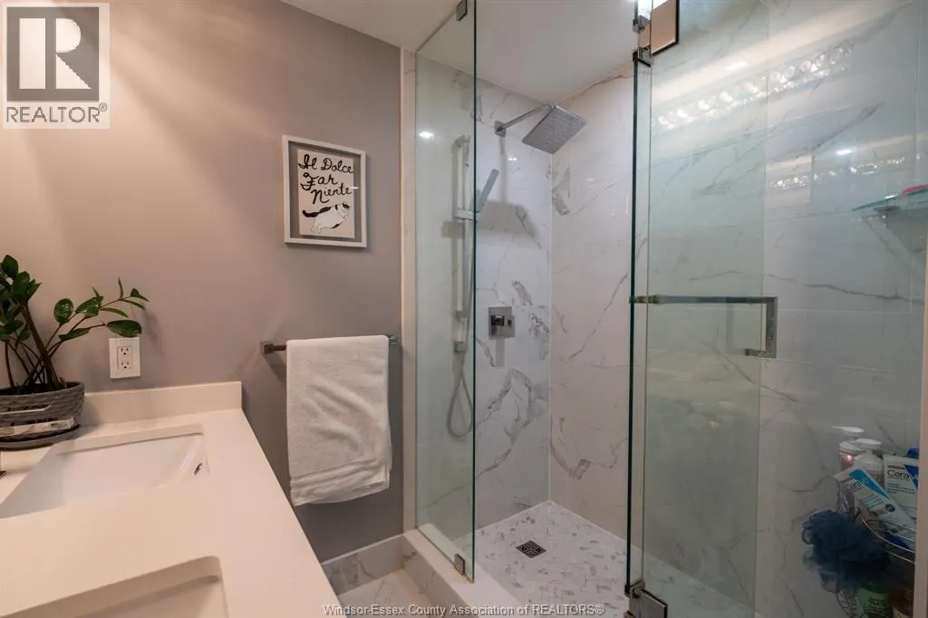 5125 Riverside DRIVE East Unit# 204