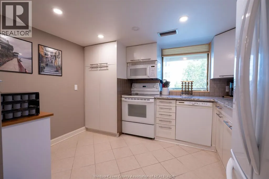 5125 Riverside DRIVE East Unit# 204
