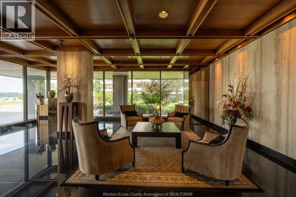 5125 Riverside DRIVE East Unit# 204