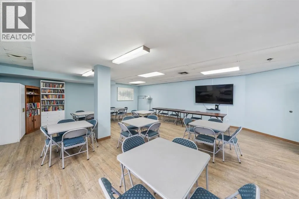 1520 Venetian BOULEVARD Unit# M201