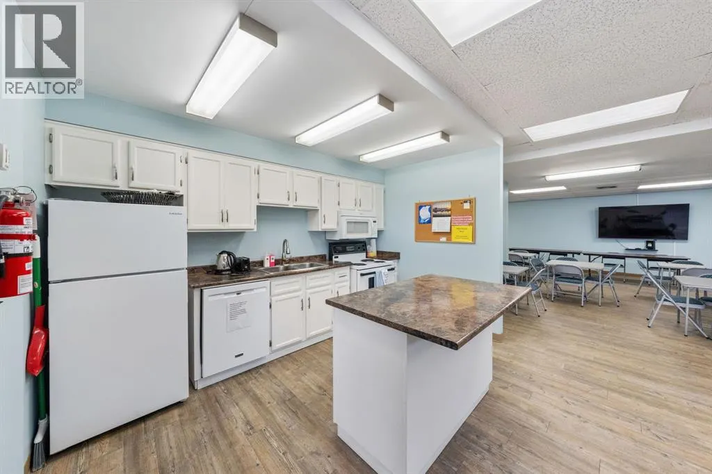1520 Venetian BOULEVARD Unit# M201