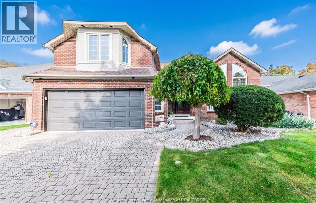 5929 ROSEWOOD CRESCENT