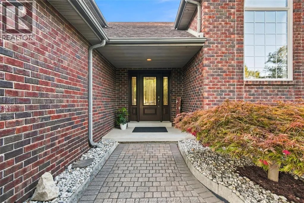 5929 ROSEWOOD CRESCENT