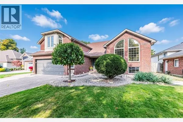 5929 ROSEWOOD CRESCENT