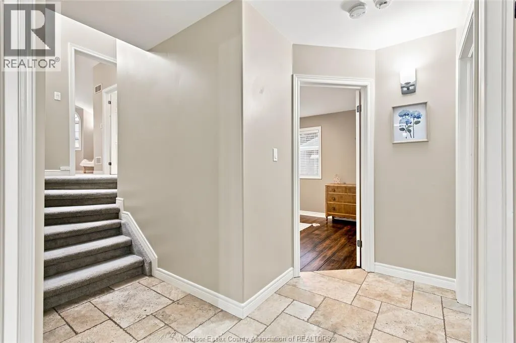 5929 ROSEWOOD CRESCENT