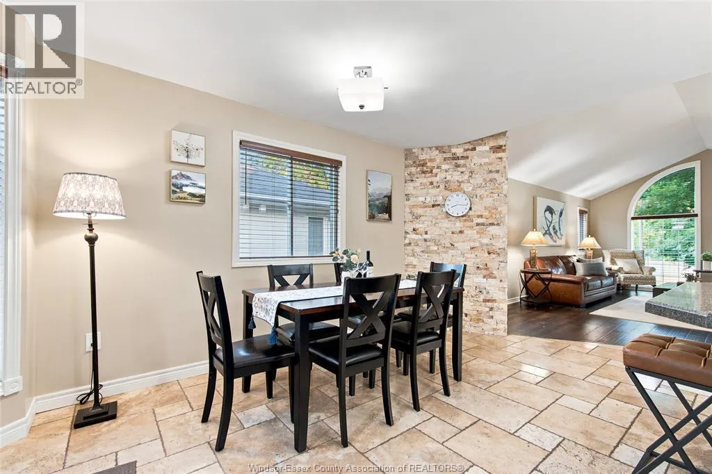 5929 ROSEWOOD CRESCENT