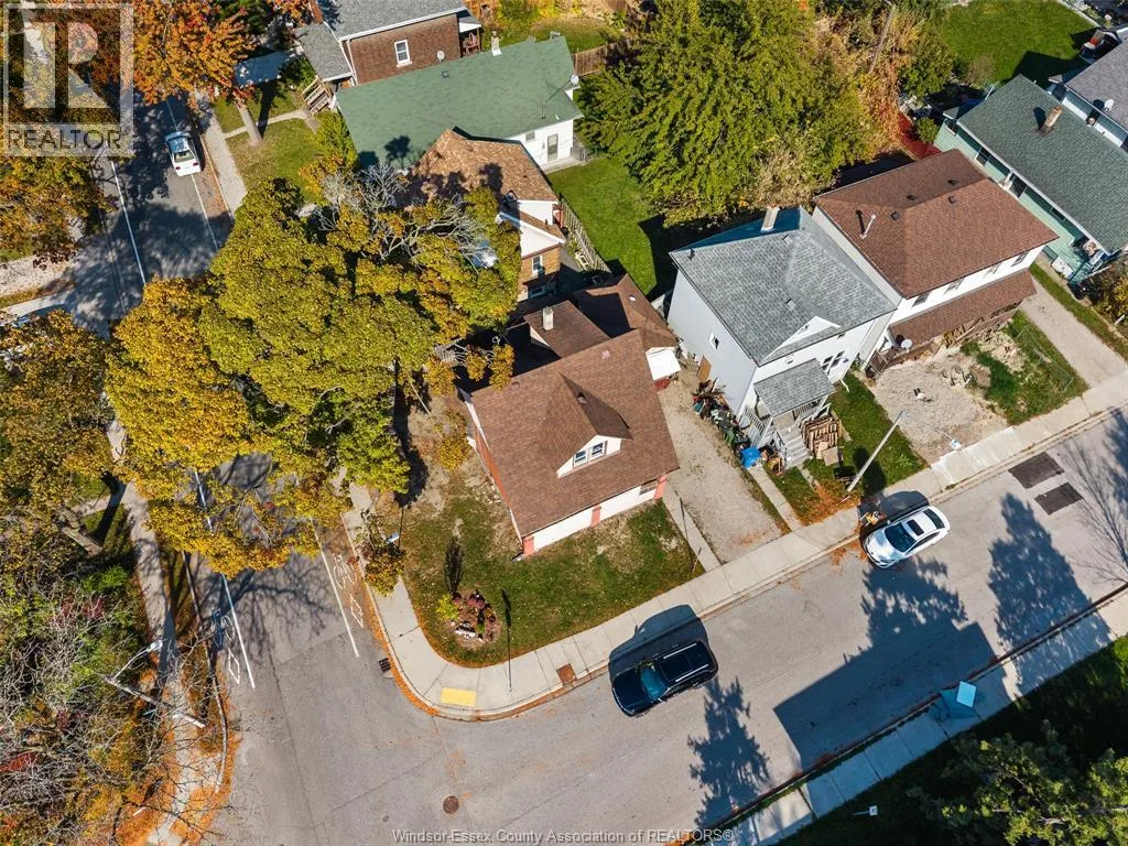 494 Caroline STREET