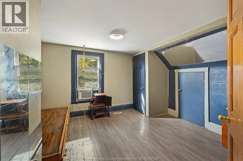 494 Caroline STREET