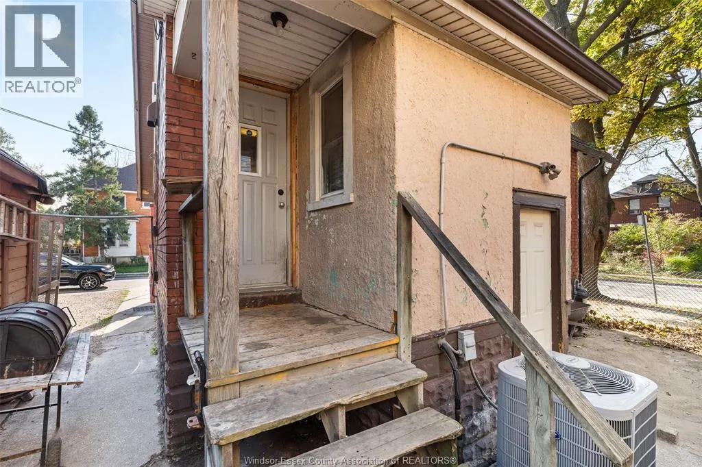 494 Caroline STREET
