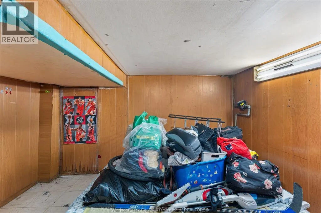 494 Caroline STREET