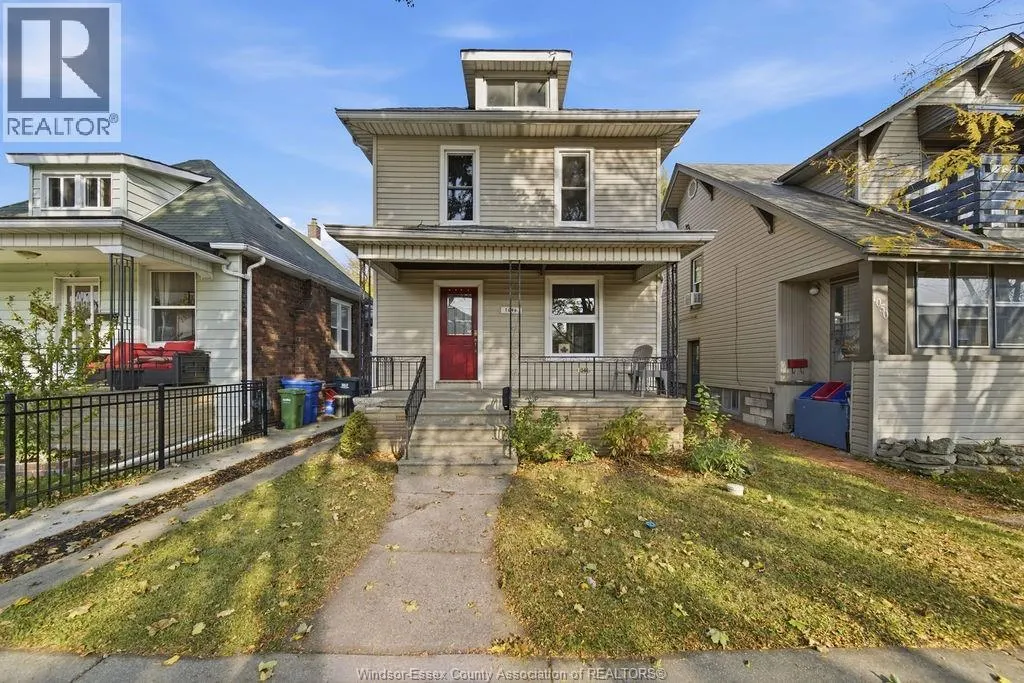 1046 LINCOLN