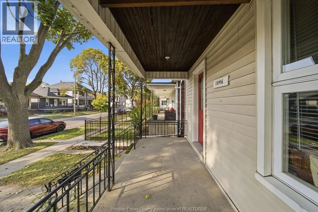 1046 LINCOLN